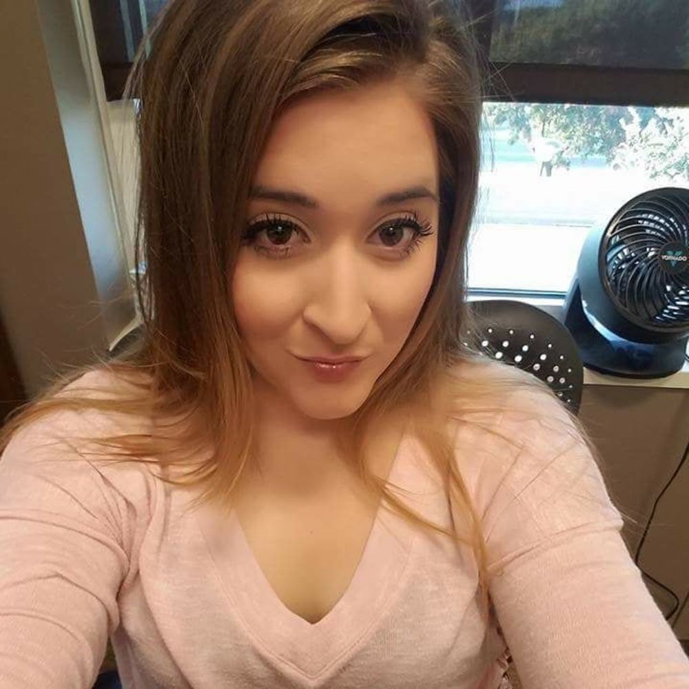 Meet your Posher, Ainsley